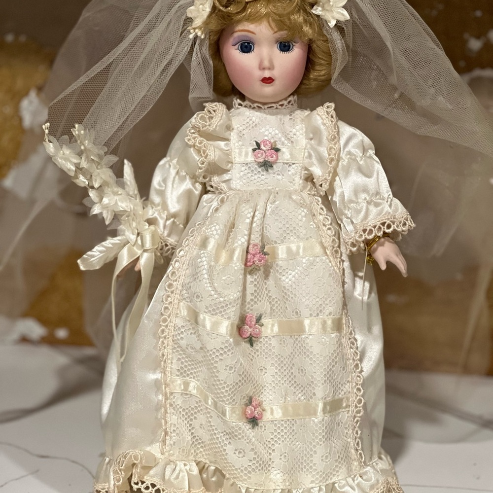 Vintage 1925 Elegant Cream Wedding Doll Julia with Floral Accents